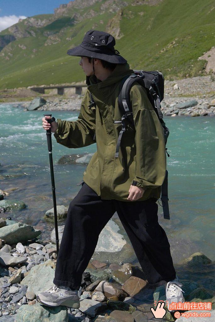 机能户外连帽宽松山系露营风外套