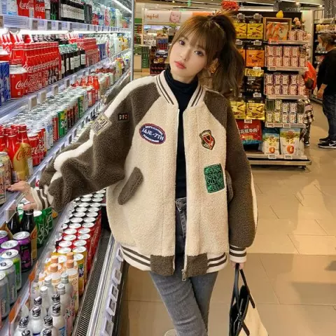 穗雪诗女生卫衣